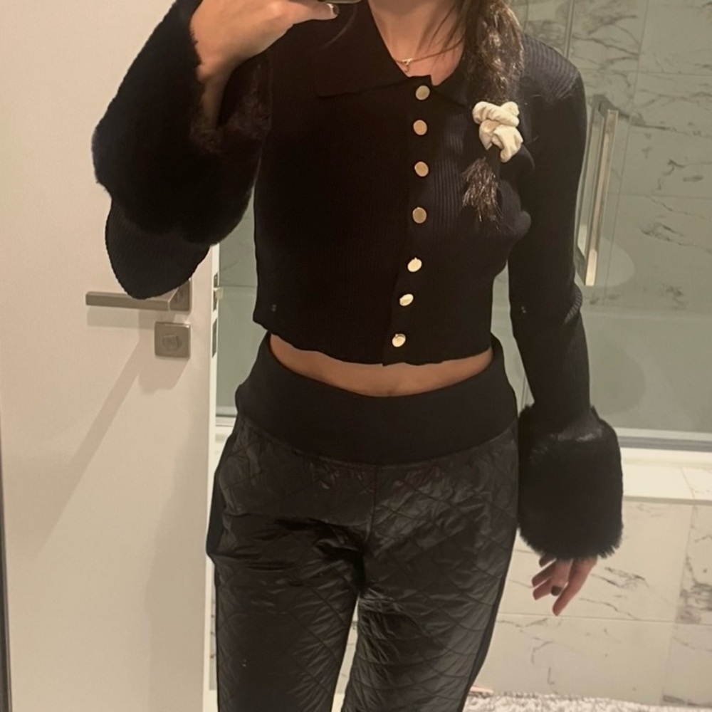 Hot & Delicious Cropped fur sleeve button down